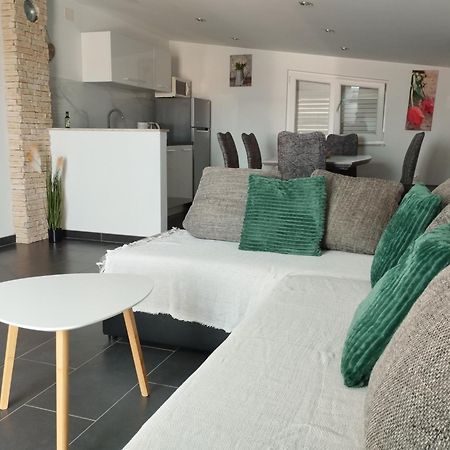 Apartman Nella Biograd Na Moru Ngoại thất bức ảnh